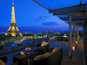 Shangri La Hotel Paris 300x225 3 Reasons to Travel While You’re Young